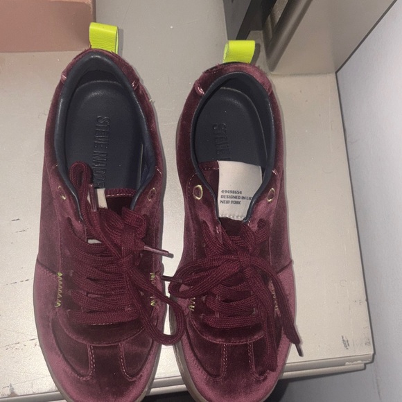 Steve Madden Burgundy and Navy Sneakers - Picture 2 of 2